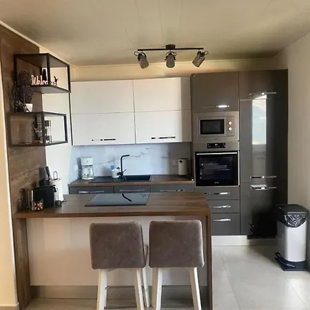 Ita 1 Apartment *