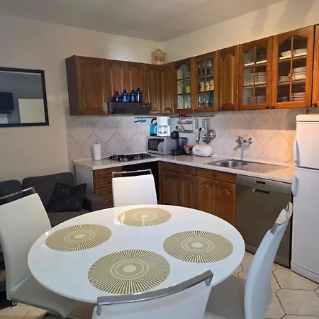 Apartment Ita 1 *