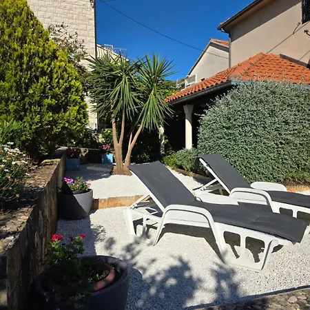 Ita 1 Apartament Postira